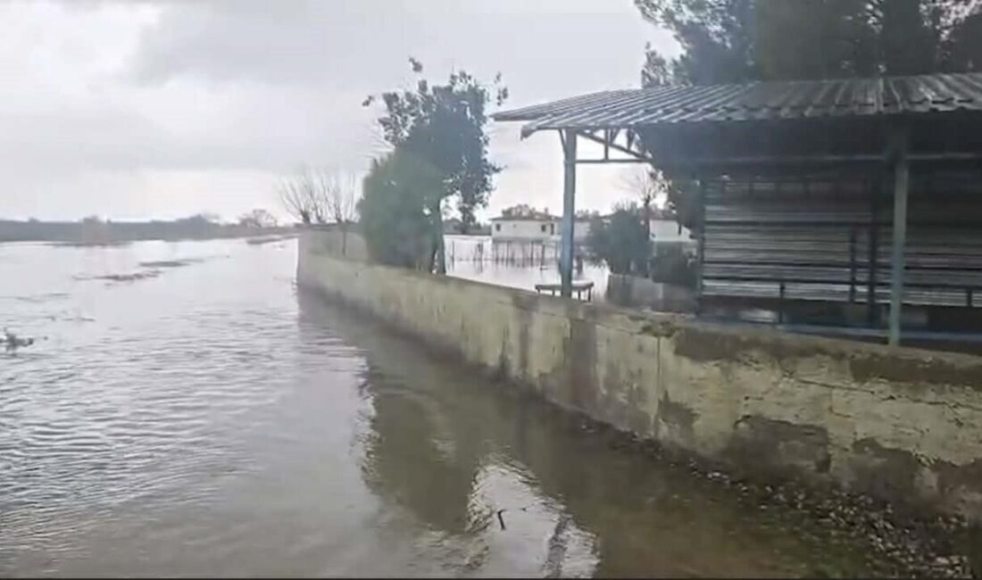 Osmaniye’nin Kadirli ilçesinde yaşanan su baskınının ardından afet konutlarına su