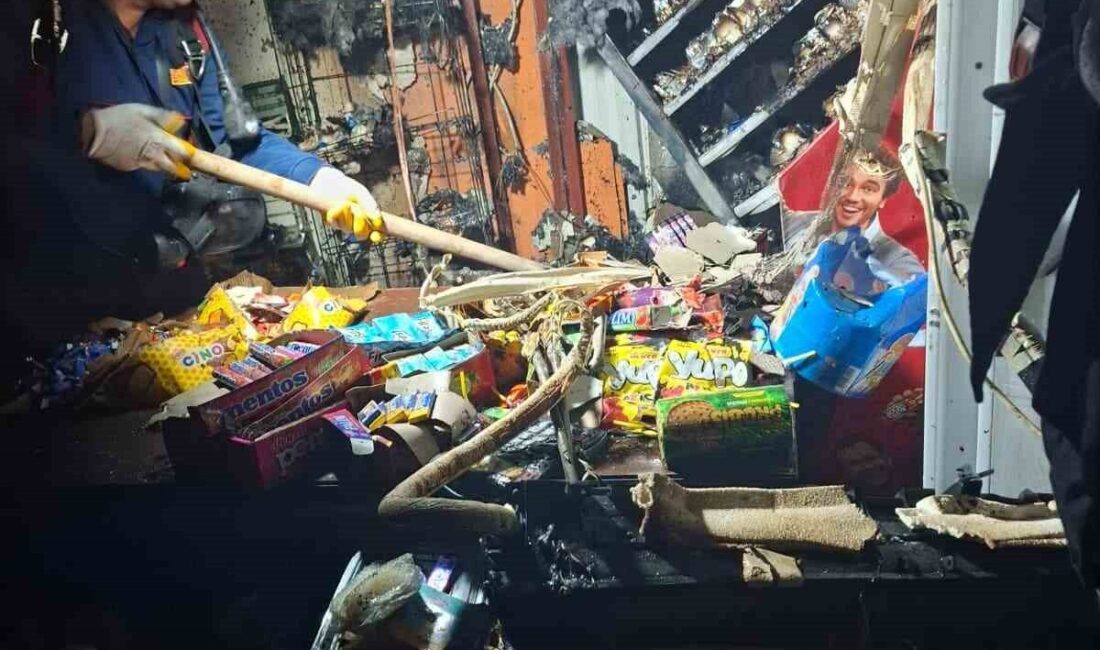 Osmaniye’de bir markette çıkan yangın, itfaiye ekiplerinin müdahalesiyle söndürüldü. Yangın,