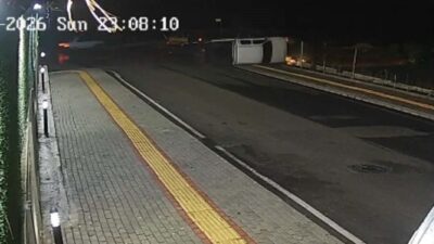 Osmaniye’de otomobil ile kamyonetin çarpıştığı trafik kazasında 2 kişi yaralandı.