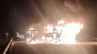 Osmaniye’de seyir halindeki tır alev alev yandı. Yangın, Adana-Şanlıurfa Otoyolu