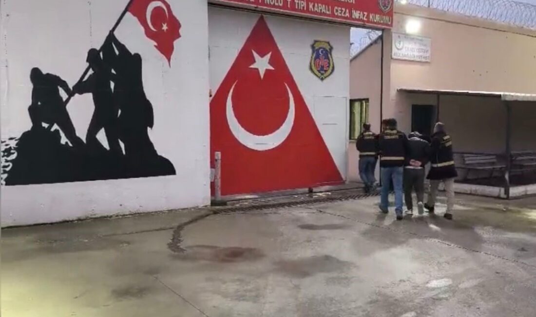 Osmaniye’de polis ekiplerince şüphe üzerine durdurulan bir otomobilin bagajında 36