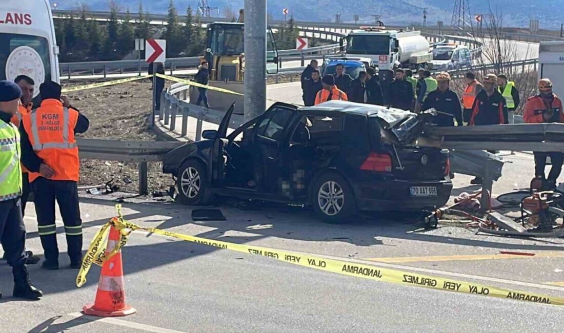 Karaman’da kontrolden çıkan otomobil bariyerlere ok gibi saplandı. Feci kazada