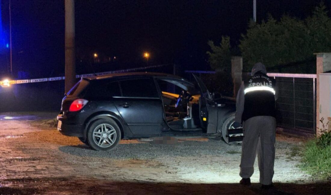 Sakarya’nın Karasu ilçesinde bir kişinin park halindeki otomobilinde silahlı saldırı