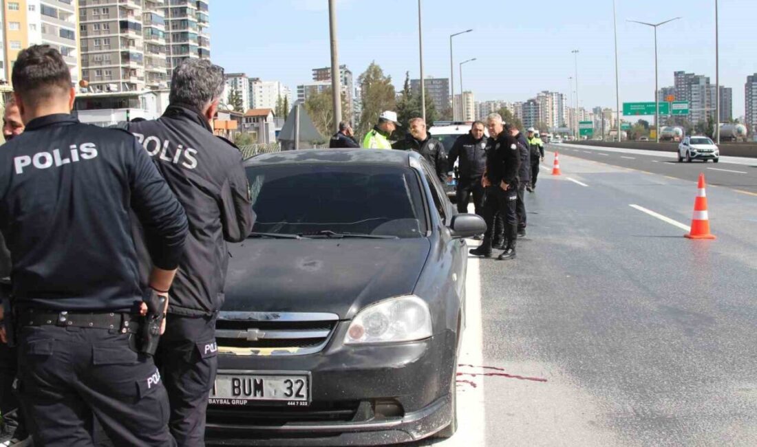 Adana’da bir kişi otoyolda otomobilin içerisinde başından vurularak ölmüş halde