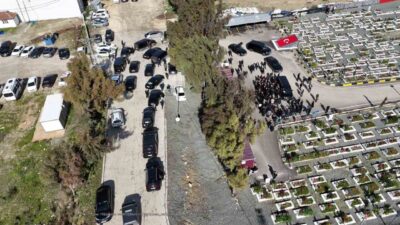 Hatay’da deprem mezarlığını ziyaret eden CHP Genel Başkanı Özgür Özel’in