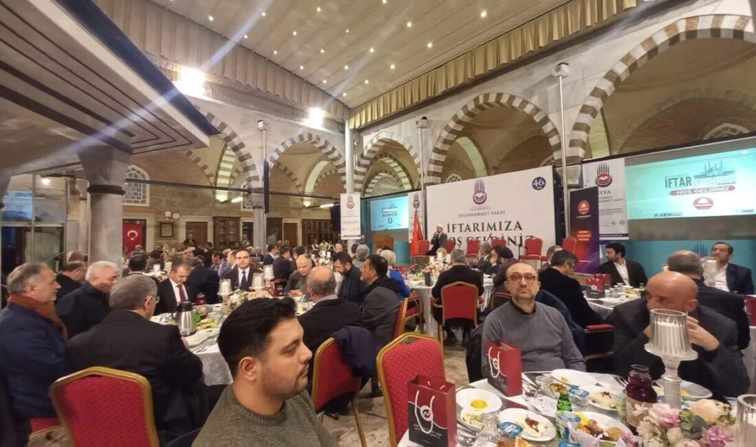 Eğitim camiasının buluştuğu iftar programında konuşan Özel Okullar Birliği Derneği