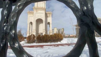 Ağrı’nın Patnos ilçesinde kar yağışı sonrasında oluşan manzara görenleri adeta