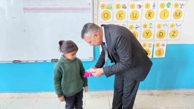 Ağrı’nın Patnos ilçesinde görev yapan bir grup fedakâr öğretmen, “Bir