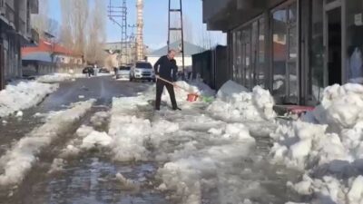 Ağrı’nın Patnos ilçesinde yoğun karların erimesiyle birlikte köylerde yaşam yeniden