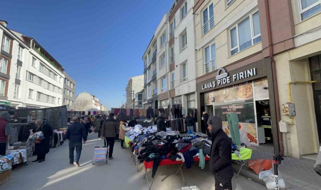 Eskişehir’de semt pazarı kurulu bir sokak üzerinde çıkan baca yangının