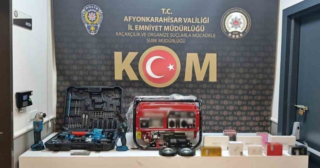 Afyonkarahisar’da polis tarafından şüphe üzerine durdurulan bir araçta yapılan aramada