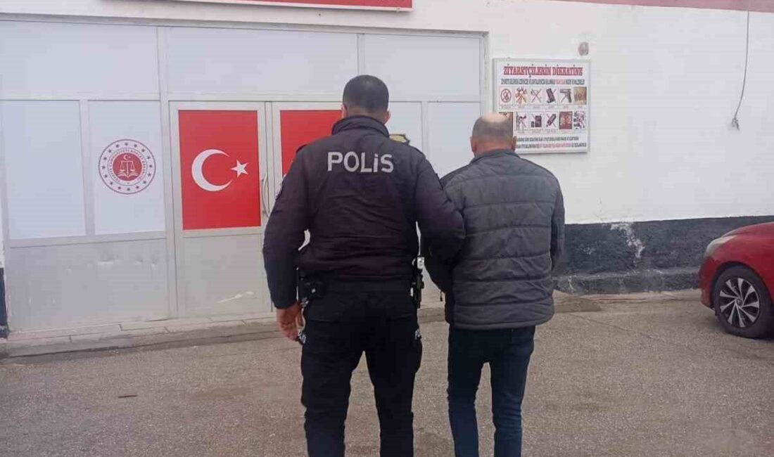Kırşehir’de aile içi şiddet ihbarı üzerine olay yerine giden polis