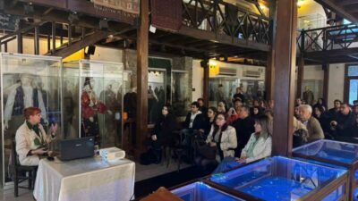 Kuşadası Kadıkalesi-Anaia bölgesinde gerçekleştirilen kazıyı yürüten Prof. Dr. Zeynep Mercangöz,