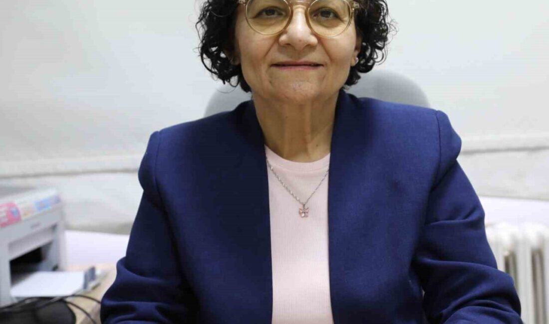 Rahim ağzı kanserinden korunmada aşının büyük önem taşıdığını belirten Prof.