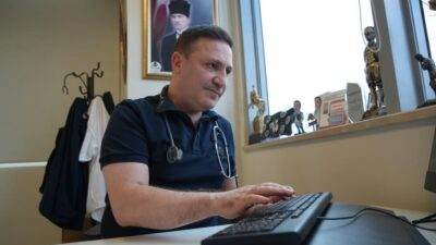 Göğüs Hastalıkları Uzmanı Prof. Dr. Şevket Özkaya, kanserin biyolojik olarak