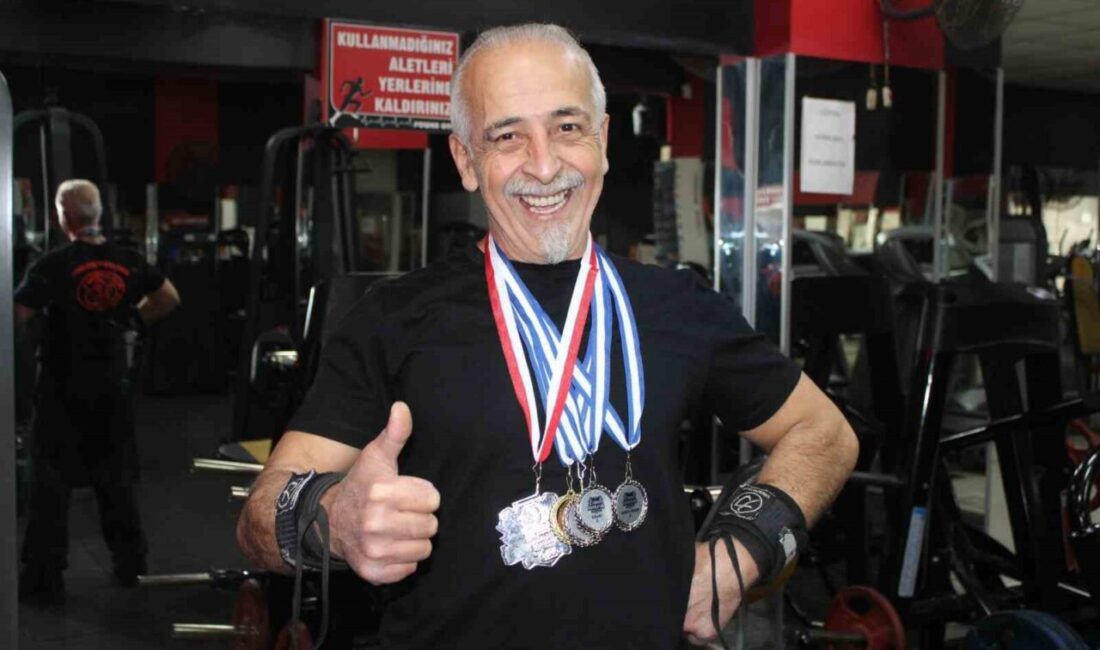Aydınlı 65 yaşındaki powerlifting sporcusu Hakkı Bozat, rakip bulamayınca gençlerle