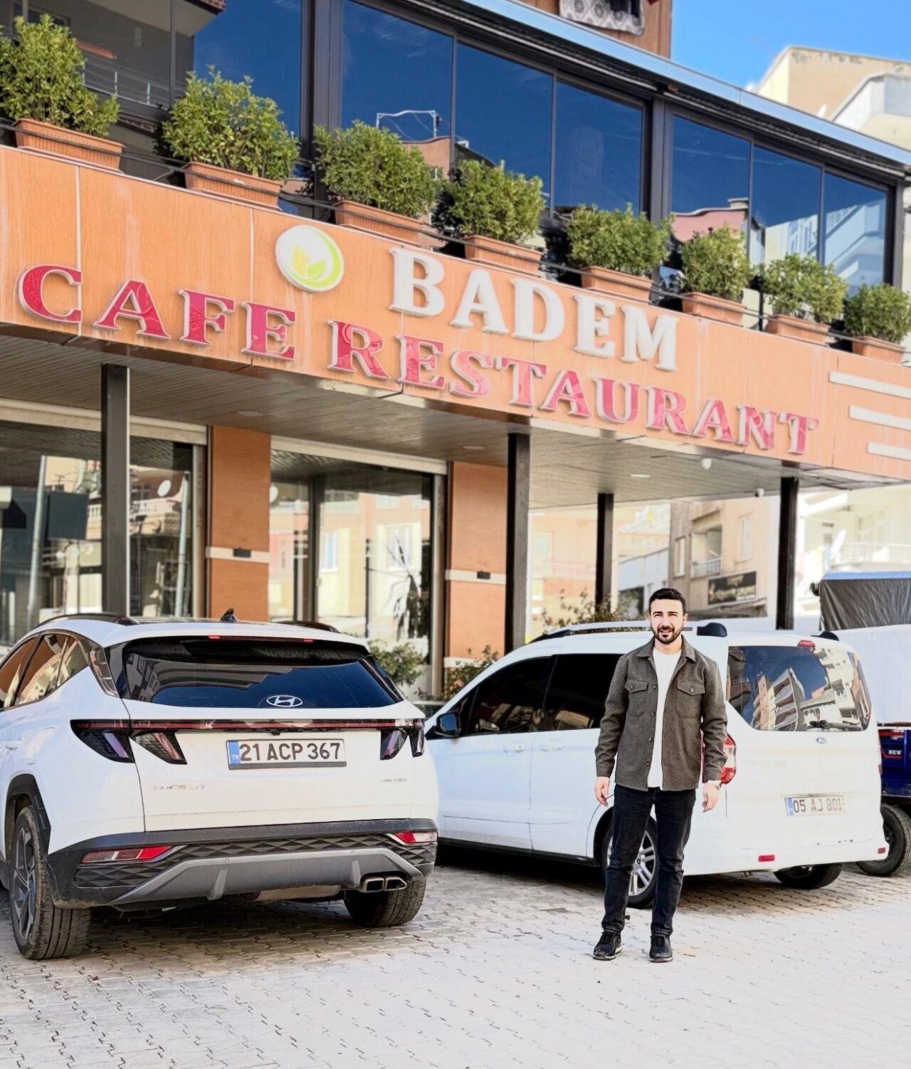 Diyarbakır’ın Çermik ilçesinde kafe ve restoran sektöründe hizmet veren iki