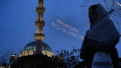 Ramazan-ı Şerif’in ilk günü öncesinde, asırlık mahya geleneği İstanbul semalarını