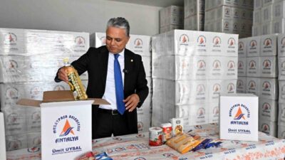 Antalya’da Muratpaşa Belediyesi, Ramazan ayı dolayısıyla Muratpaşa Atatürk Kent Meydanı’nda