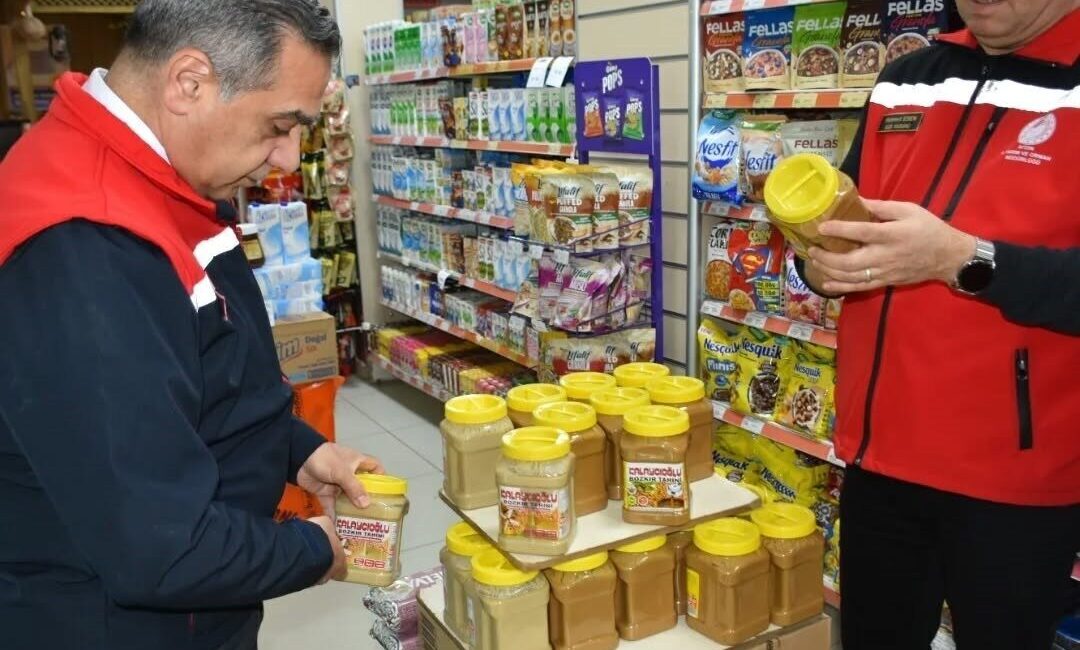 Aydın’da Ramazan ayıyla birlikte artarak devam eden gıda denetimleri, Efeler