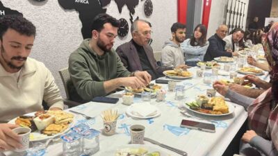 Fırat Üniversitesi Rektörü Prof. Dr. Fahrettin Göktaş, gece çalışan öğrencilerle