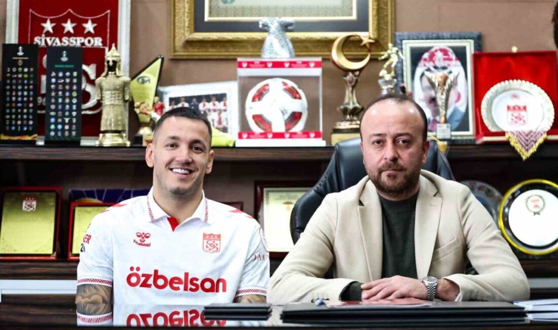 Transfer çalışmalarını sürdüren Özbelsan Sivasspor, eski golcüsü Rey Manaj ile