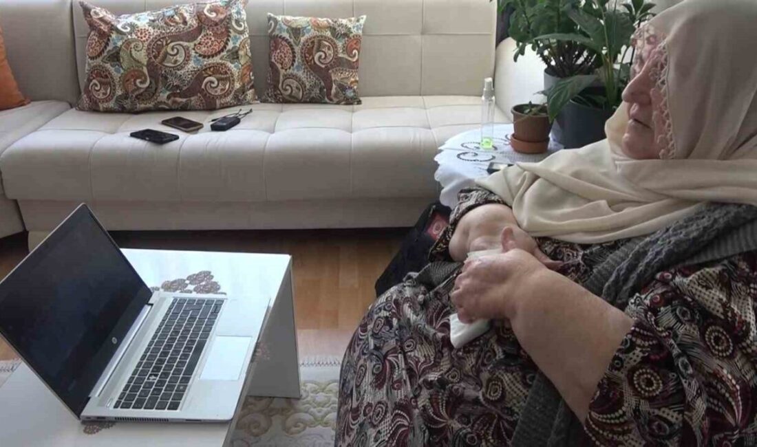 Yalova’da yaşayan 76 yaşındaki Sabahat teyzenin ördüğü 400 bere, Siirt