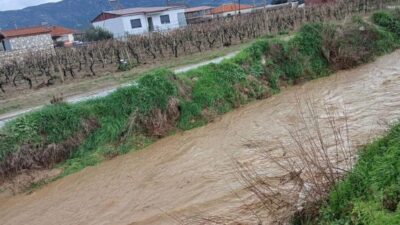 Manisa’nın Sarıgöl ilçesi ve çevresinde etkili olan sağanak yağışlar, uzun