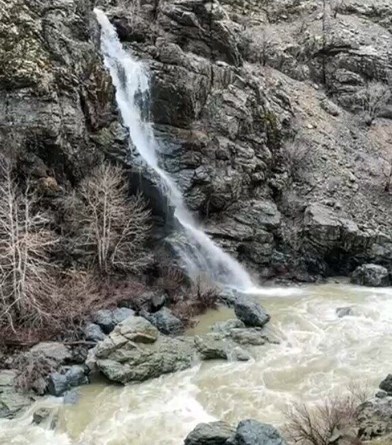 Diyarbakır’ın Kulp ilçesinde etkili olan yağmur ve yüksek kesimlerdeki kar