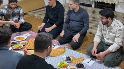 Yakutiye Belediye Başkanı Dr. Mahmut Uçar, bu Ramazan’da da öğrenci