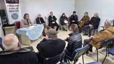 Eskişehir Şairler Derneği’nin organizasyonuyla her hafta düzenli olarak buluşan şairler,