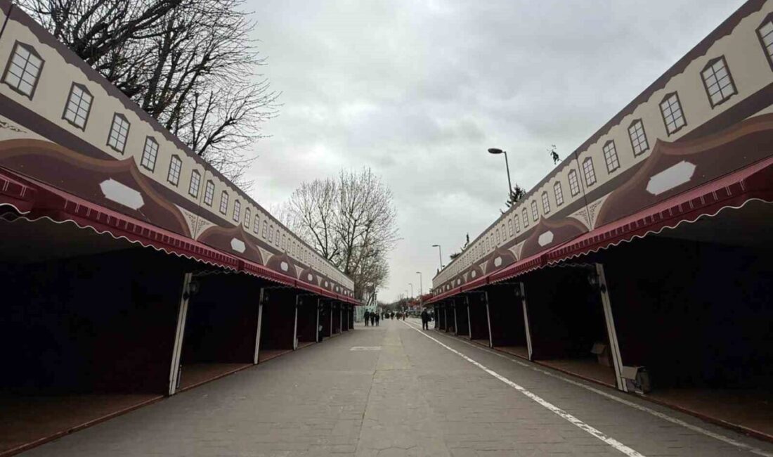 Sakarya Büyükşehir Belediyesi tarafından düzenlenen geleneksel Ramazan Kitap Sokağı, 18