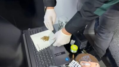 Sakarya’da polis ekiplerince düzenlenen uyuşturucu operasyonlarında gözaltına alınan 8 şüpheliden