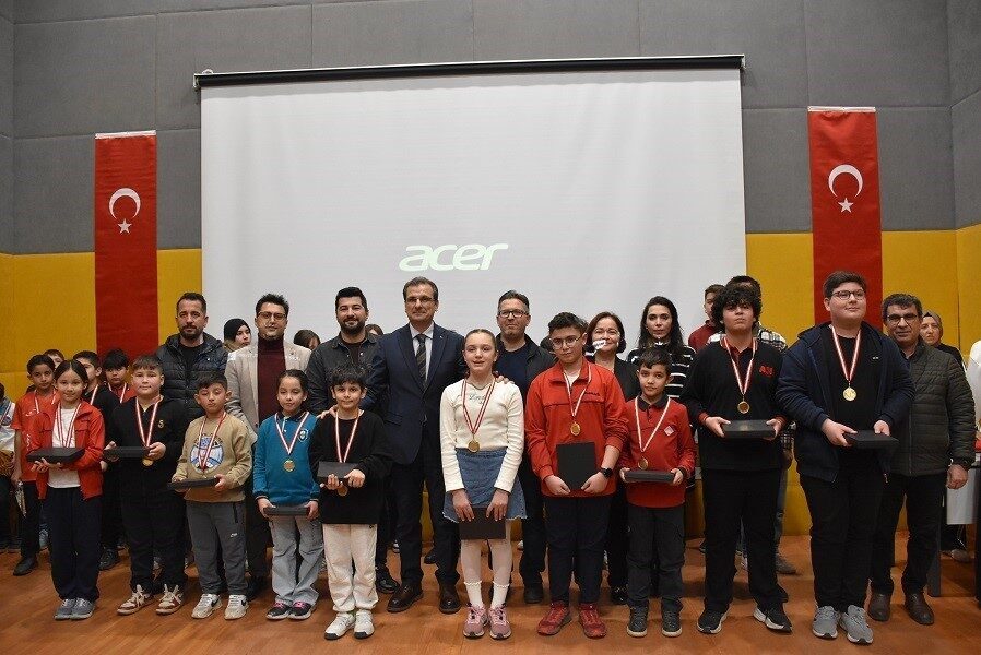 Manisa’nın Salihli ilçesindeki Millî Eğitim Müdürlüğü tarafından düzenlenen Salihli Akıl