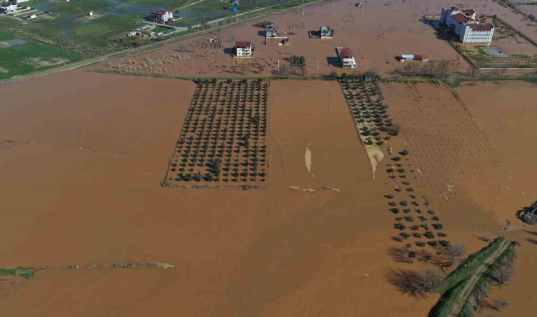Manisa’nın Salihli ilçesinde dün geceden itibaren etkili olan sağanak yağış