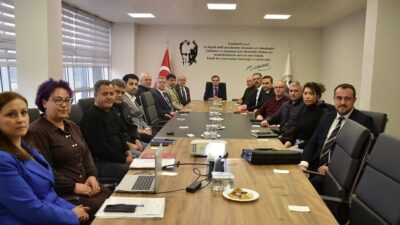 Salihli Kaymakamı Ali Gündoğan başkanlığında gerçekleştirilen Sözleşmeli Tarım Toplantısında sözleşmeli