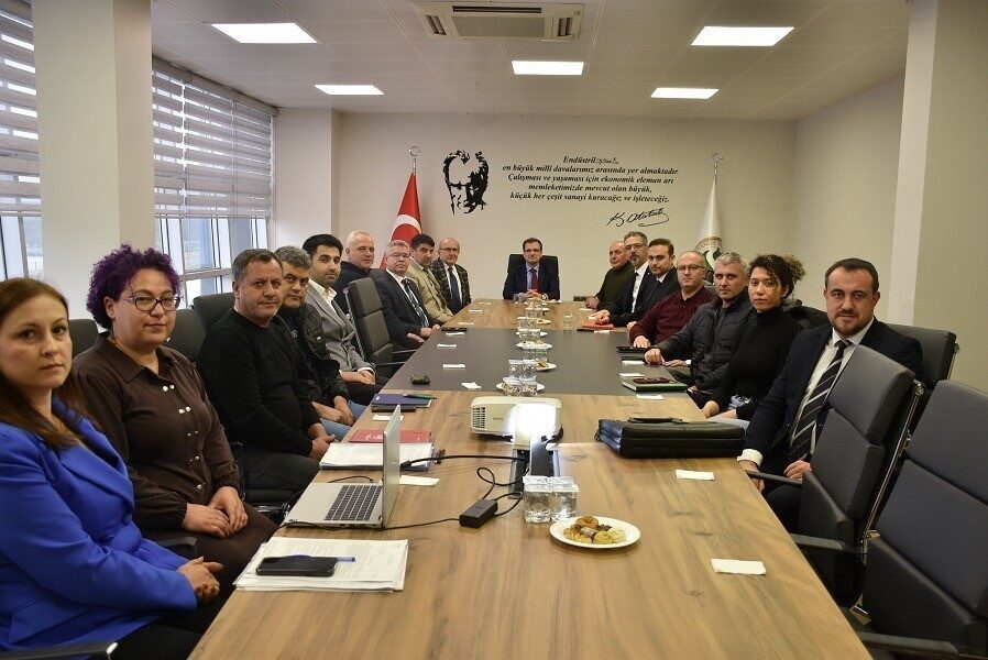 Salihli Kaymakamı Ali Gündoğan başkanlığında gerçekleştirilen Sözleşmeli Tarım Toplantısında sözleşmeli