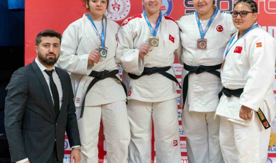 Kocaeli’de düzenlenen Spor Toto Büyükler Türkiye Judo Şampiyonası’nda 1922 Salihli