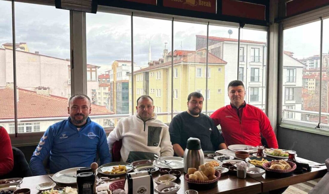 Bilecik U14 Gençler Ligi’ni şampiyon olarak tamamlayan 1299 Bilecik Kulübü