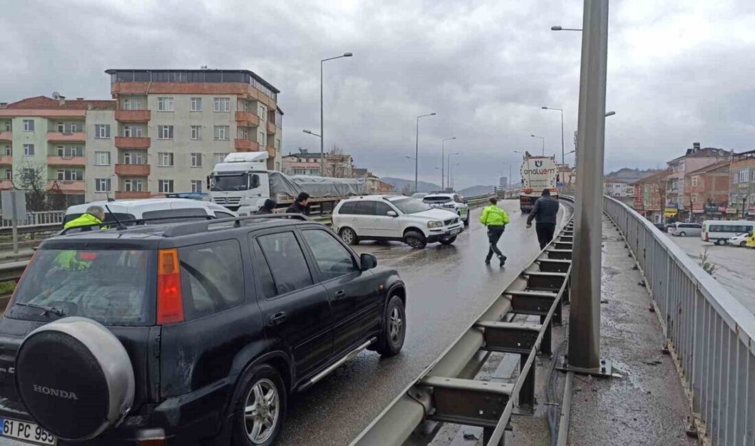 Samsun’un Havza ilçesinde kontrolden çıkarak bariyere çarpan cipteki anne ile