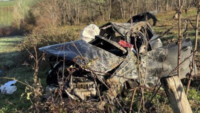 Samsun’un Bafra ilçesinde kontrolden çıkan otomobilin tarlaya uçtuğu kazada 1