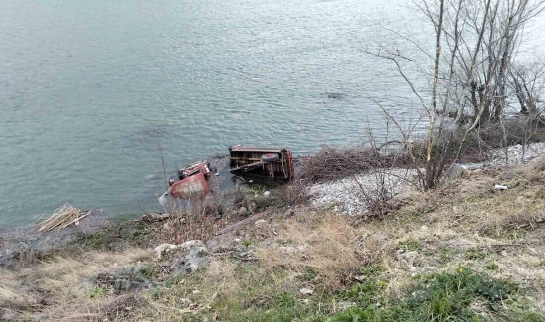 Samsun’un Bafra ilçesinde, kontrolden çıkan traktörün Kızılırmak Nehri’ne uçtuğu kazada