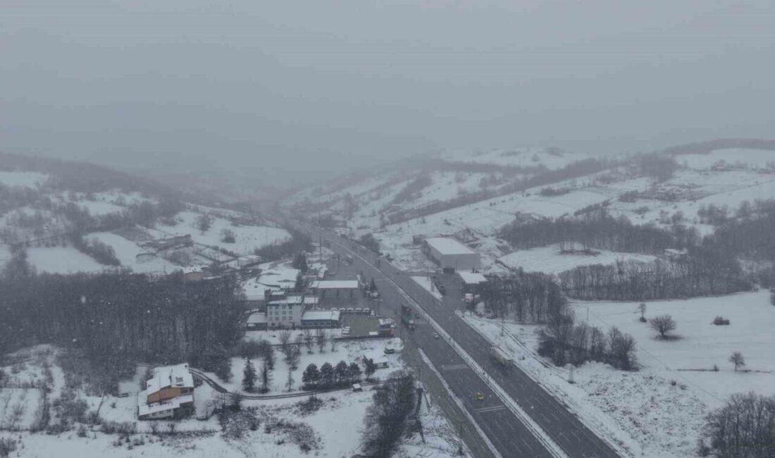 Samsun’da yüksek ve kırsal mahalleler yağan karla beyaza bürünürken, merkez
