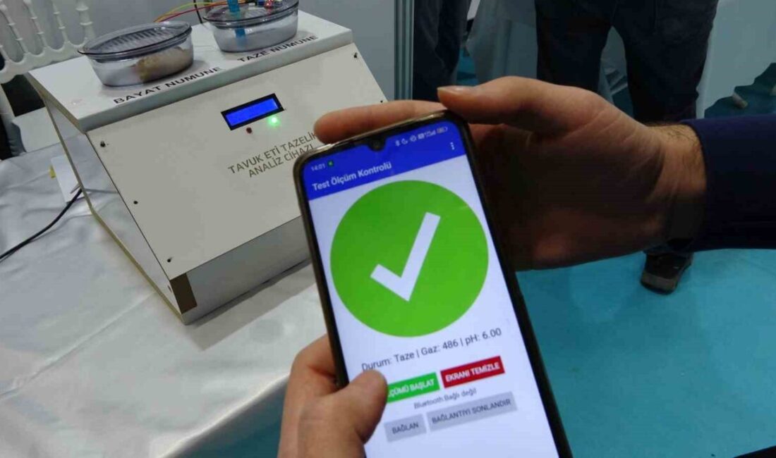 Samsun’da lise öğrencileri, tavuk etinin tazeliğini daha güvenli ve pratik