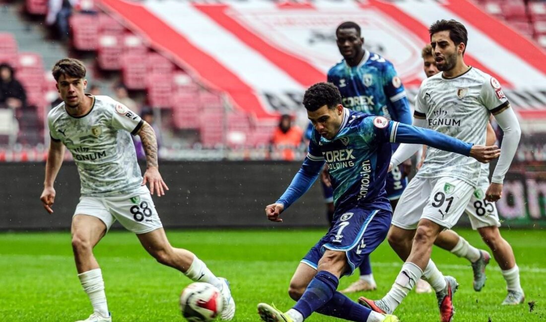 Samsunspor’da yabancı oyuncu statüsünde bulunan Türk asıllı Hollandalı futbolcu Elayis