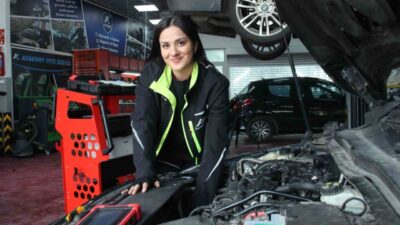 İzmir’de otomobil tamirindeki titizliğiyle tanınan ve 3 üniversite mezunu olan