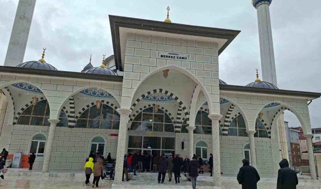 Afyonkarahisar’da yapımı yaklaşık 4 yıldır devam eden Merkez Cami bugün