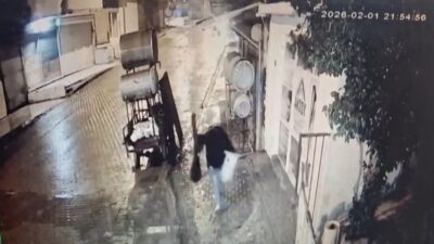 Şanlıurfa’nın Birecik ilçesinde bir derneğe dadanan hırsız, 100 bin lira