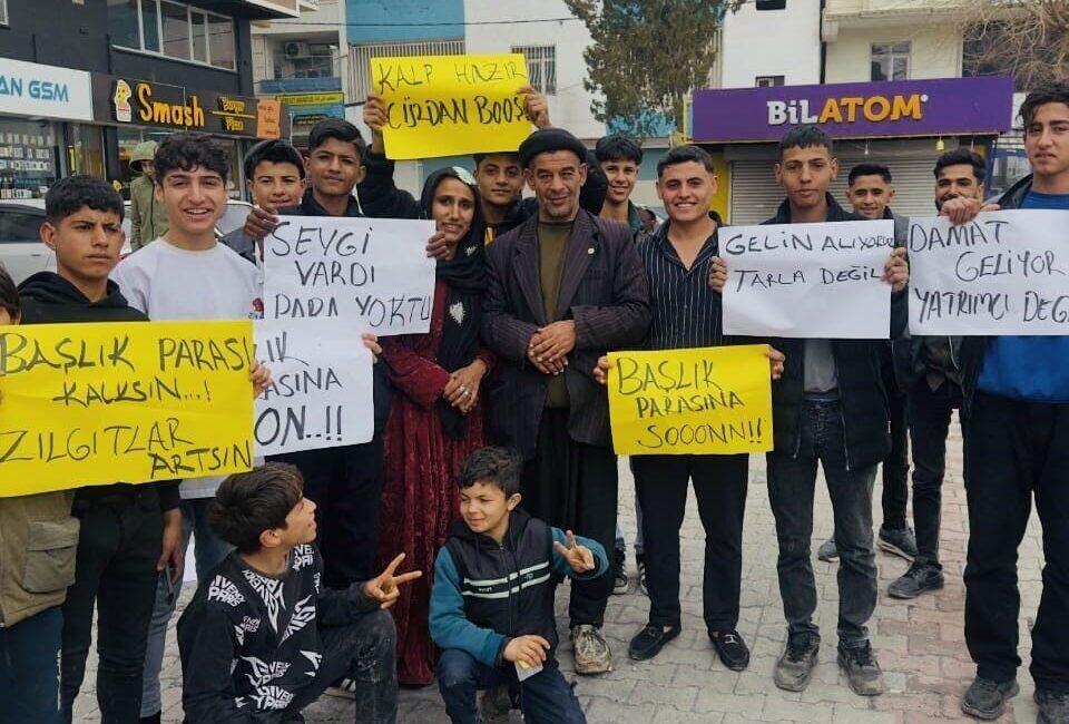 Şanlıurfa’nın Akçakale ilçesinde bir araya gelen gençler, 2 milyon TL’ye