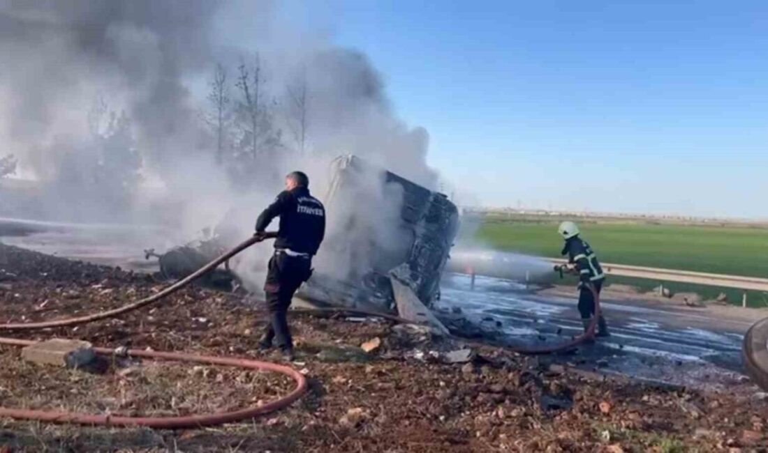 Şanlıurfa’nın Viranşehir ilçesinde devrilen yakıt yüklü tırın alev topuna döndüğü